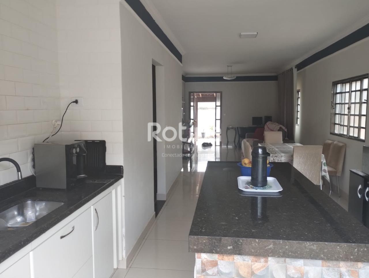 Casa à venda, 3 quartos em Uberlândia no bairro Maravilha no valor de R$ 550.000,00 - Rotina Imobiliária: 