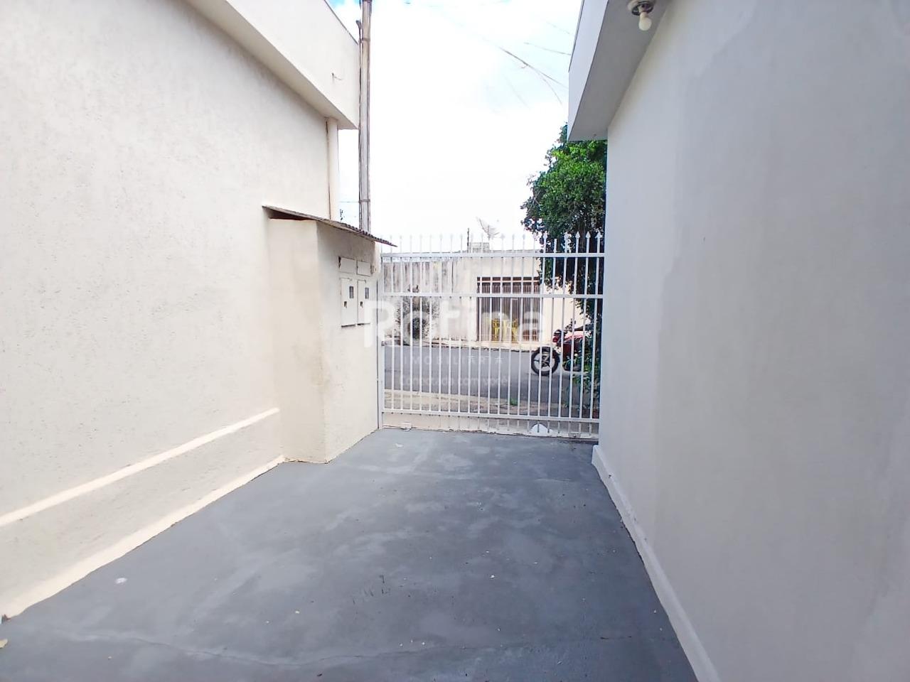 Casa para alugar, 2 quartos em Uberlândia no bairro Bom Jesus no valor de R$ 1.500,00 - Rotina Imobiliária: 