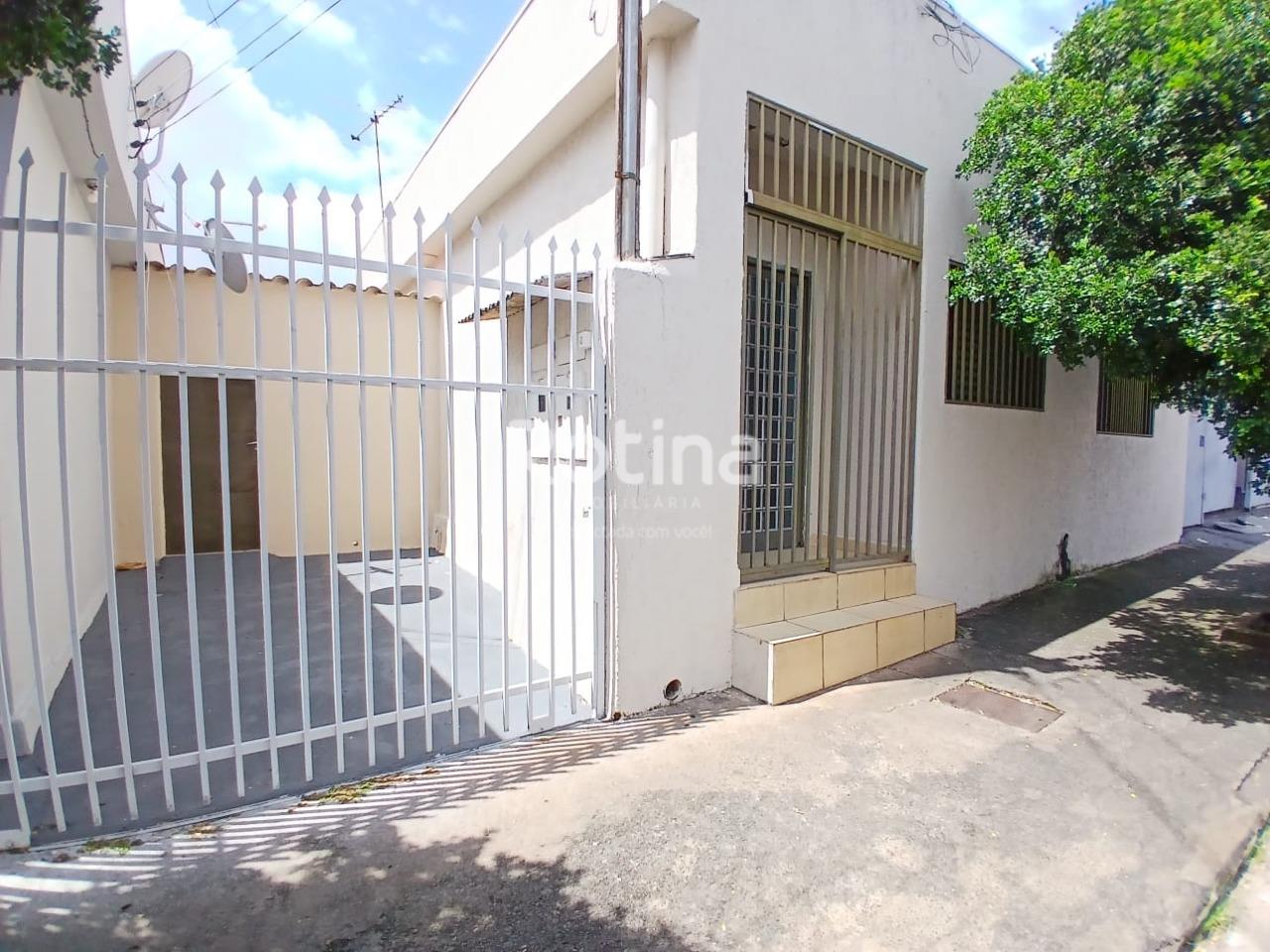 Casa para alugar, 2 quartos em Uberlândia no bairro Bom Jesus no valor de R$ 1.500,00 - Rotina Imobiliária: 