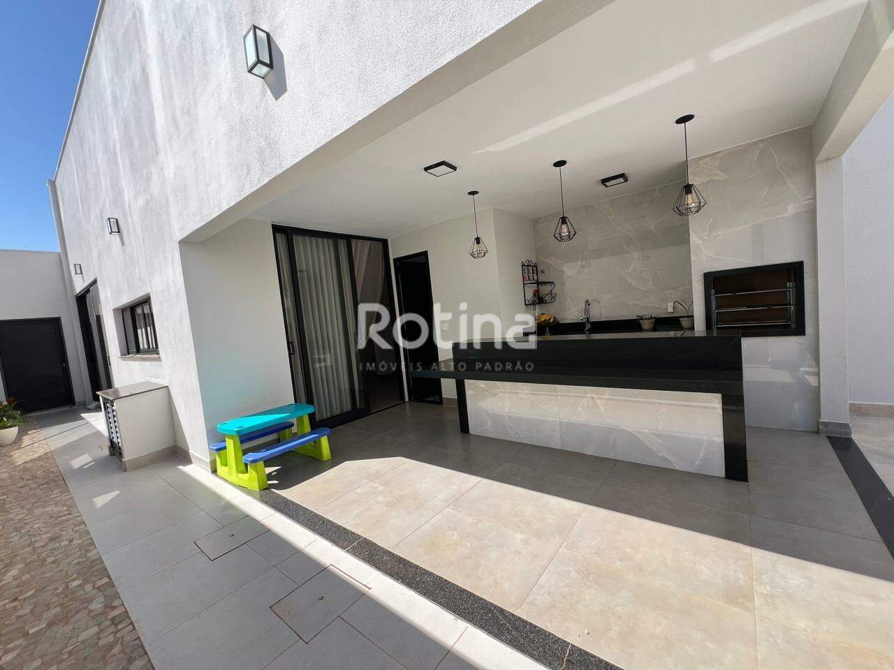 Casa Condomínio Fechado à venda, em Uberlândia no bairro Cond. Splendido no valor de R$ 1.890.000,00 - Rotina Imobiliária: 