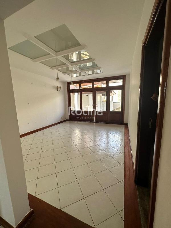 Casa à venda, 5 quartos em Uberlândia no bairro Tabajaras no valor de R$ 1.800.000,00 - Rotina Imobiliária: 