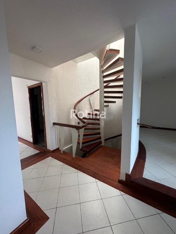 Casa à venda, 5 quartos em Uberlândia no bairro Tabajaras no valor de R$ 1.800.000,00 - Rotina Imobiliária: 