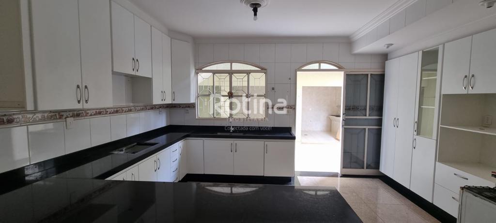 Casa à venda, 7 quartos em Uberlândia no bairro Santa Mônica no valor de R$ 2.600.000,00 - Rotina Imobiliária: 