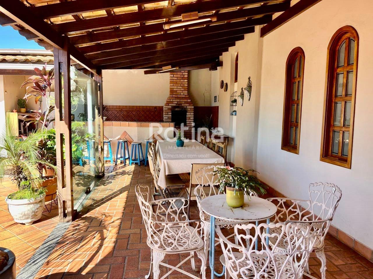 Casa à venda, 2 quartos em Uberlândia no bairro Segismundo Pereira no valor de R$ 600.000,00 - Rotina Imobiliária: 