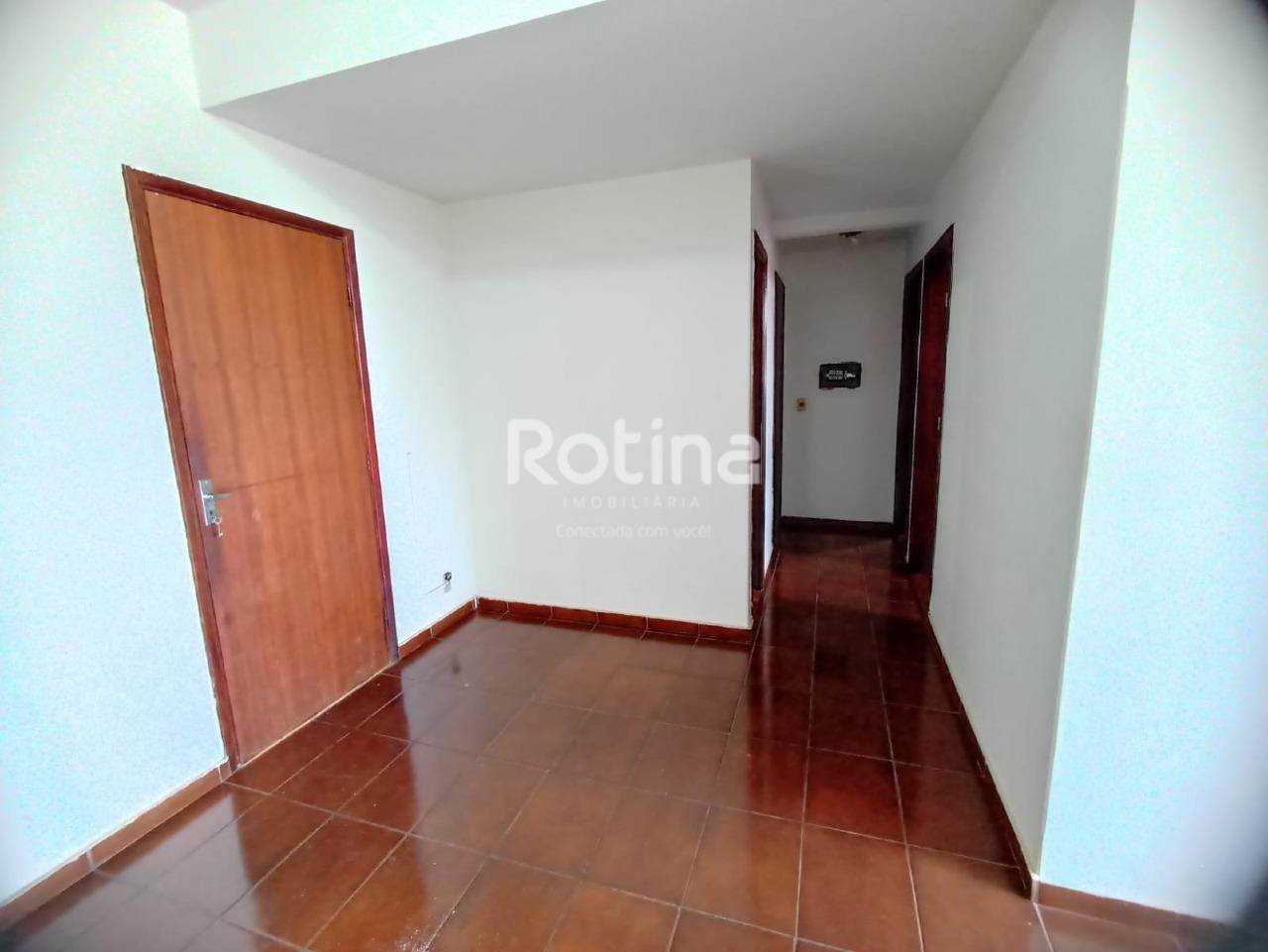 Apartamento à venda, 3 quartos em Uberlândia no bairro Centro no valor de R$ 300.000,00 - Rotina Imobiliária: 