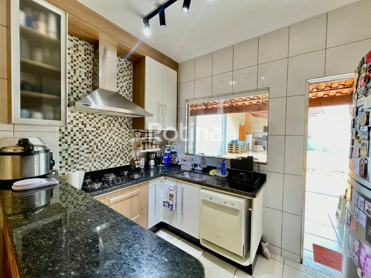 Casa à venda, 3 quartos em Uberlândia no bairro Segismundo Pereira no valor de R$ 650.000,00 - Rotina Imobiliária: 