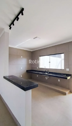 Casa à venda, 2 quartos em Uberlândia no bairro Aclimação no valor de R$ 450.000,00 - Rotina Imobiliária: 