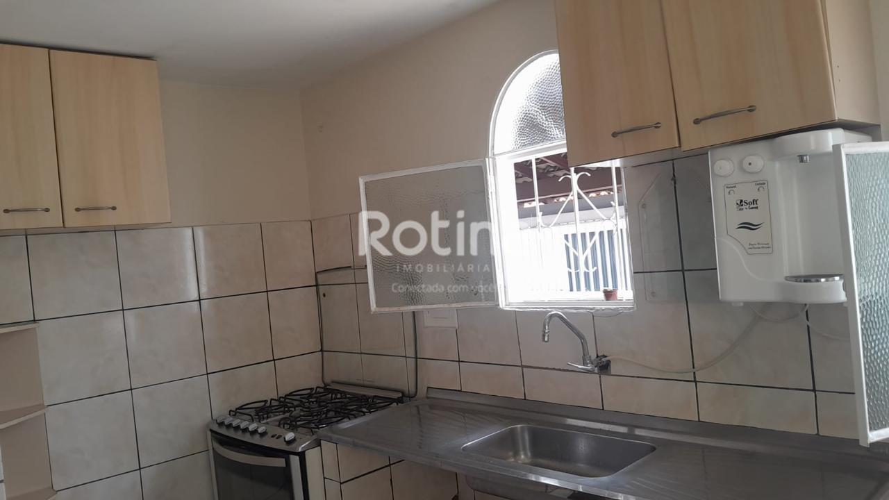 Casa à venda, 3 quartos em Uberlândia no bairro Santa Mônica no valor de R$ 610.000,00 - Rotina Imobiliária: 