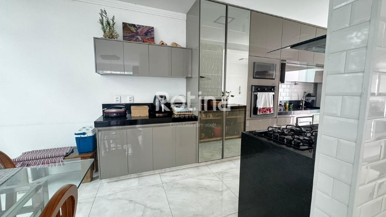 Casa à venda, 3 quartos em Uberlândia no bairro Cidade Jardim no valor de R$ 850.000,00 - Rotina Imobiliária: 