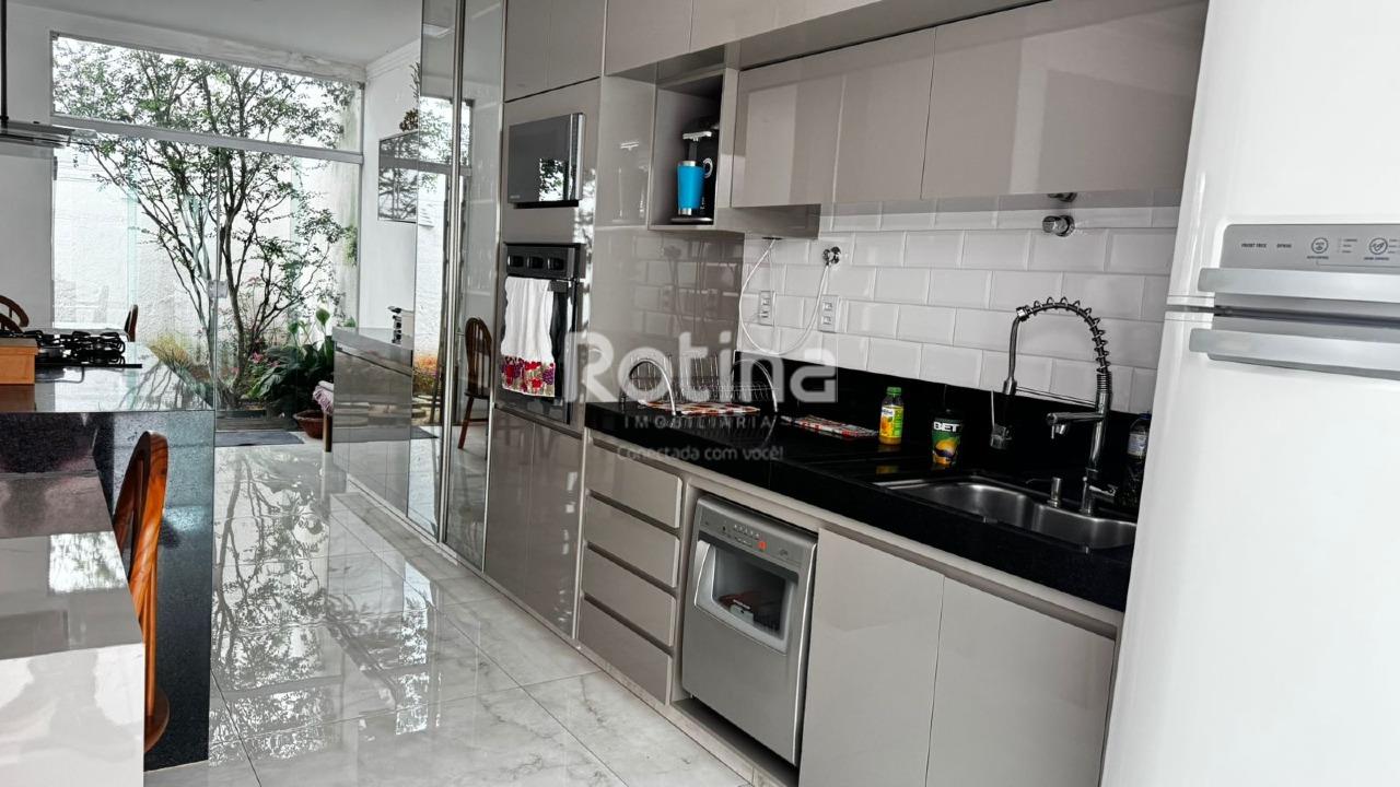 Casa à venda, 3 quartos em Uberlândia no bairro Cidade Jardim no valor de R$ 850.000,00 - Rotina Imobiliária: 