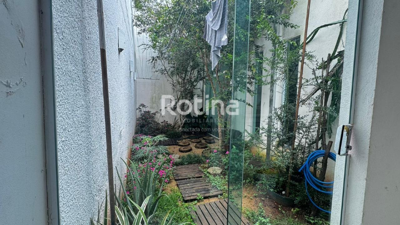 Casa à venda, 3 quartos em Uberlândia no bairro Cidade Jardim no valor de R$ 850.000,00 - Rotina Imobiliária: 