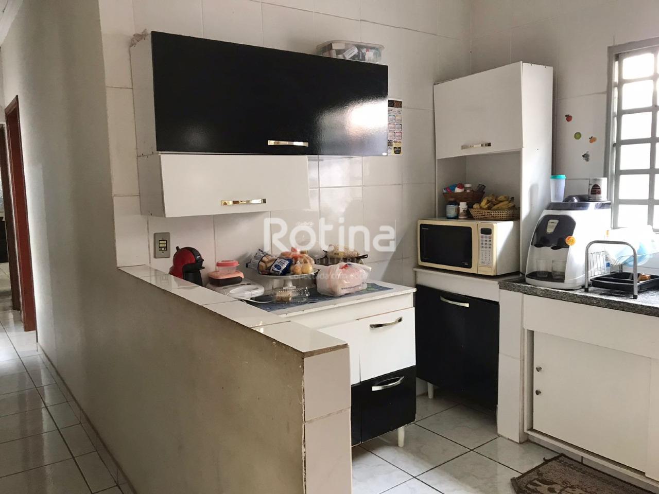 Casa Comercial à venda, 3 quartos em Uberlândia no bairro Osvaldo Rezende no valor de R$ 600.000,00 - Rotina Imobiliária: 