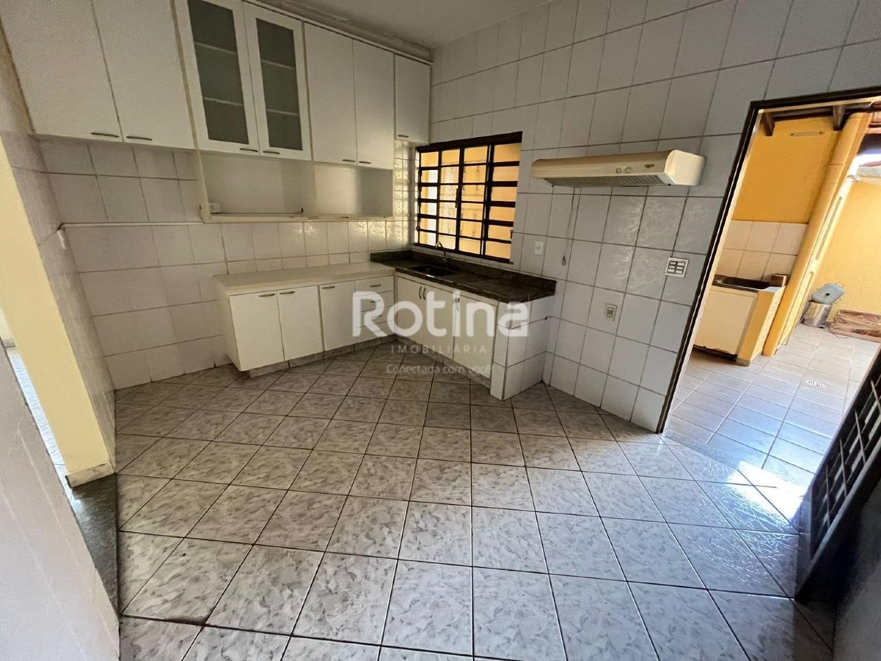 Casa para alugar, 2 quartos em Uberlândia no bairro Bom Jesus no valor de R$ 2.000,00 - Rotina Imobiliária: 