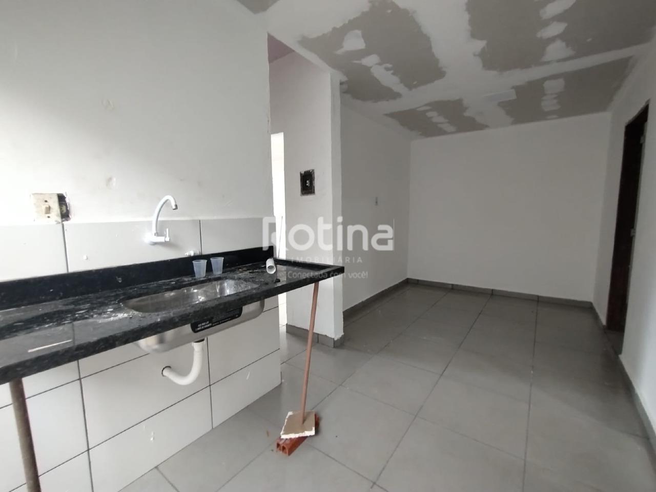 Casa para alugar, 3 quartos em Uberlândia no bairro Luizote de Freitas no valor de R$ 1.500,00 - Rotina Imobiliária: 