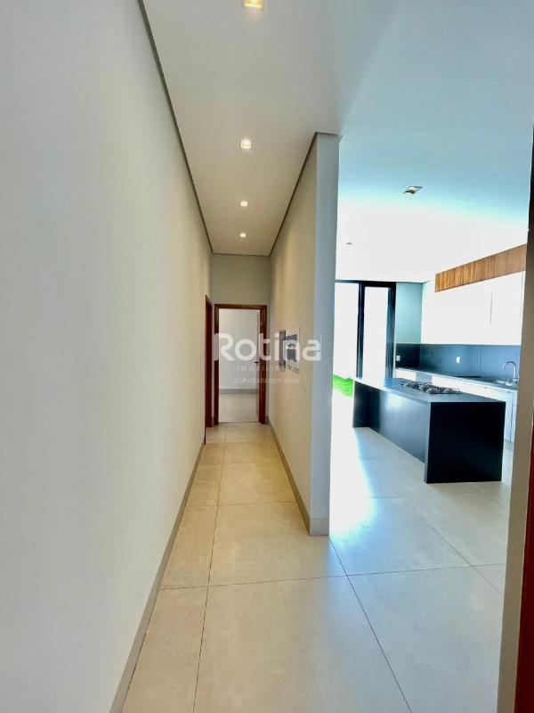 Casa para alugar, 3 quartos em Uberlândia no bairro Granada no valor de R$ 9.500,00 - Rotina Imobiliária: 