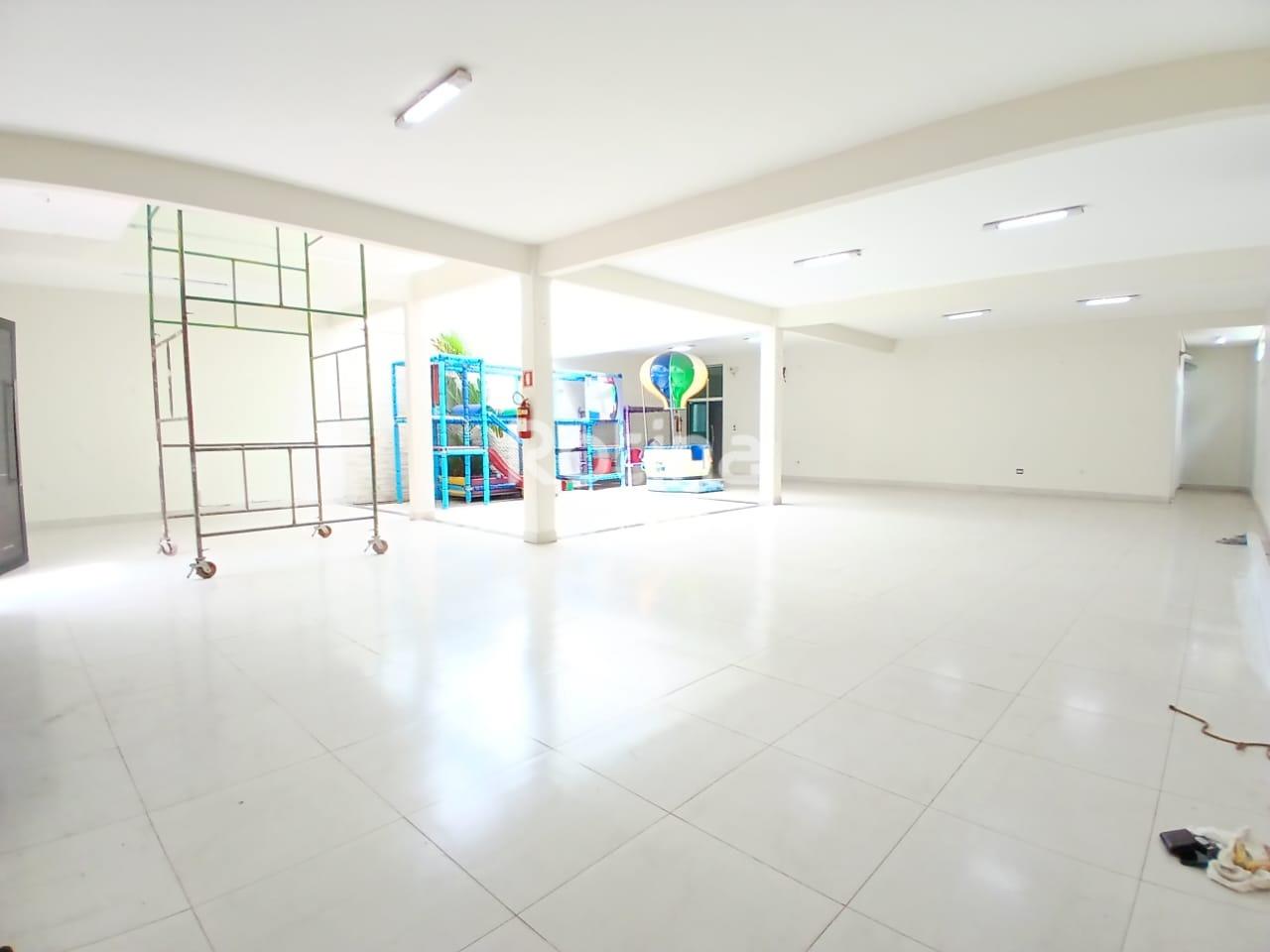 Loja para alugar, em Uberlândia no bairro Granada no valor de R$ 7.500,00 - Rotina Imobiliária: 