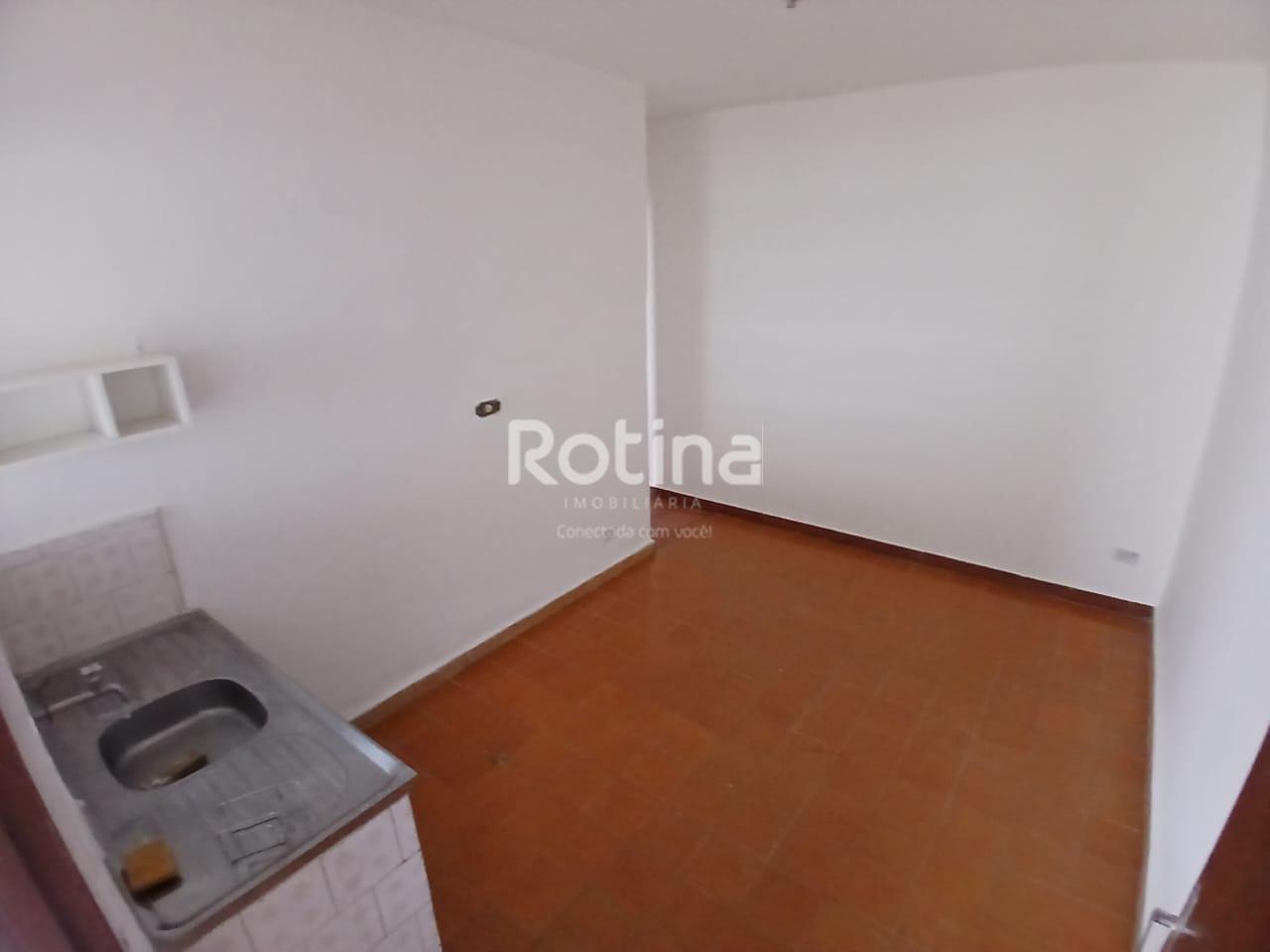 Casa para alugar, 2 quartos em Uberlândia no bairro Santa Mônica no valor de R$ 1.500,00 - Rotina Imobiliária: 