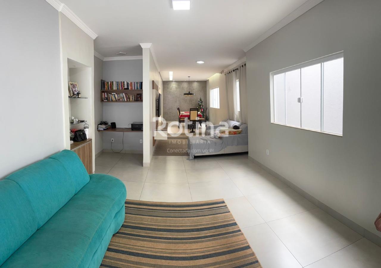Casa à venda, 3 quartos em Uberlândia no bairro Santa Mônica no valor de R$ 950.000,00 - Rotina Imobiliária: 