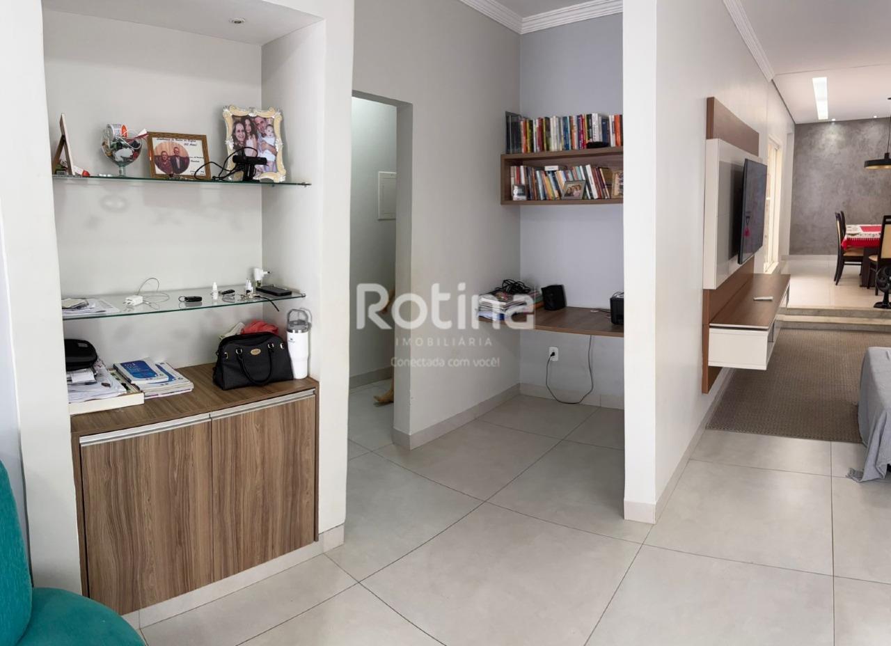 Casa à venda, 3 quartos em Uberlândia no bairro Santa Mônica no valor de R$ 950.000,00 - Rotina Imobiliária: 