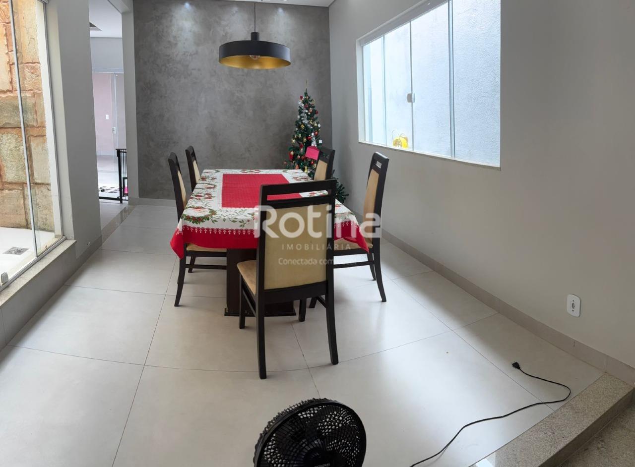 Casa à venda, 3 quartos em Uberlândia no bairro Santa Mônica no valor de R$ 950.000,00 - Rotina Imobiliária: 