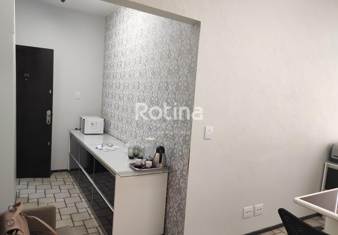 Sala para alugar, em Uberlândia no bairro Centro no valor de R$ 1.400,00 - Rotina Imobiliária: 