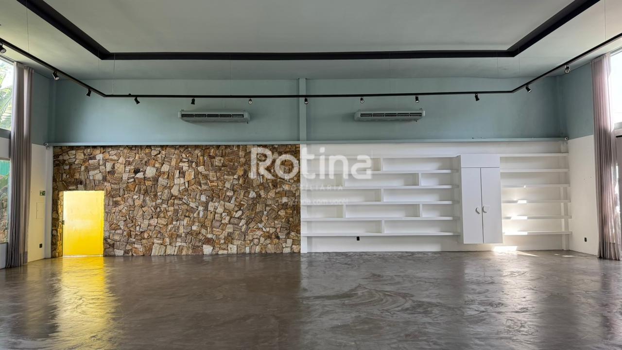 Comercial para alugar, em Uberlândia no bairro Santa Mônica no valor de R$ 15.000,00 - Rotina Imobiliária: 