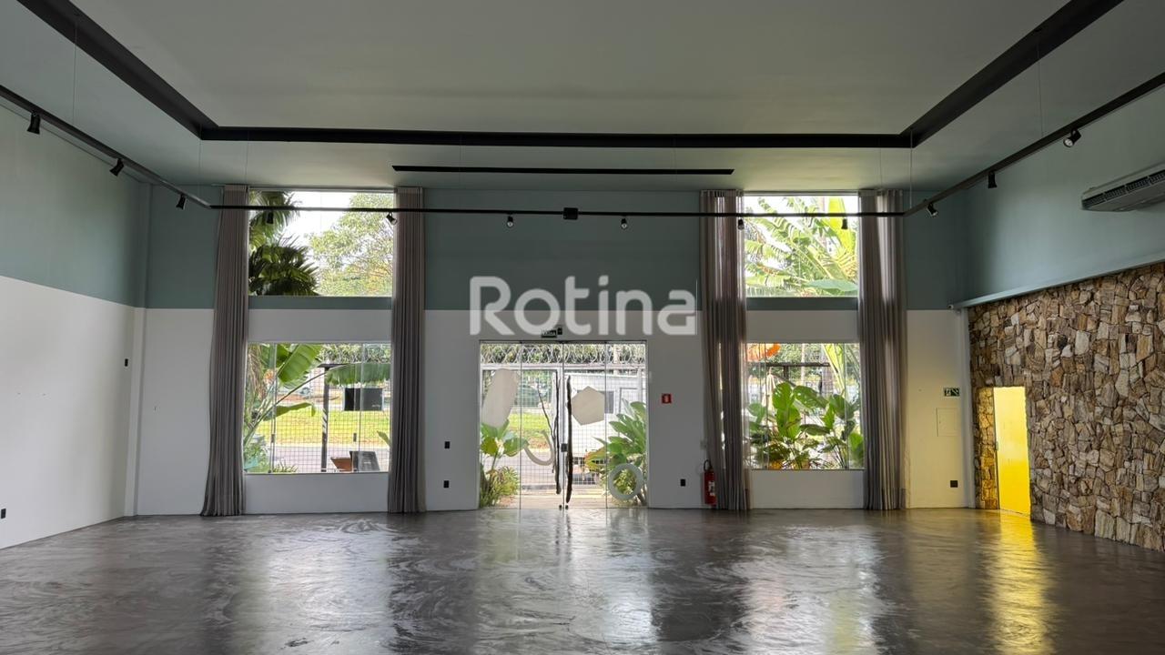 Comercial para alugar, em Uberlândia no bairro Santa Mônica no valor de R$ 15.000,00 - Rotina Imobiliária: 