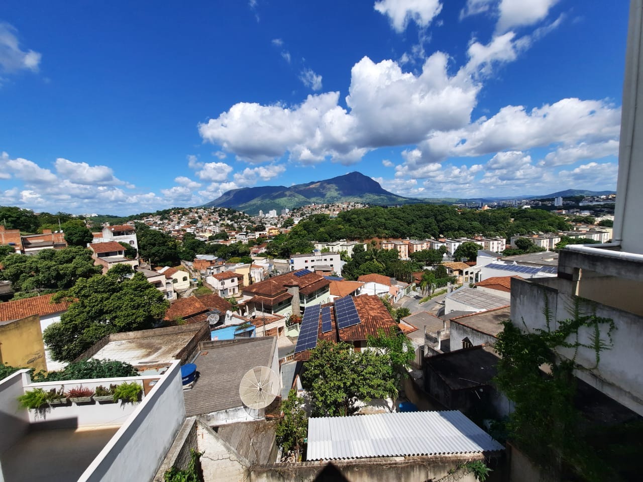 Casa à venda, 3 suítes, 3 vagas, Maria Eugênia Governador Valadares/MG Casa à venda, 3 suítes, 3 vagas, Maria Eugênia Governador Valadares/MG