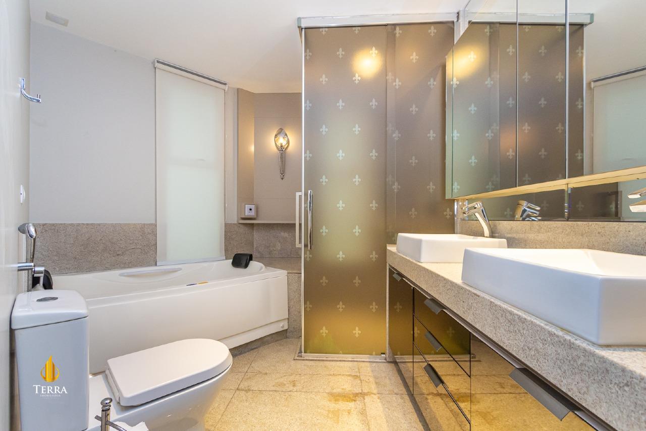 Apartamento com 3 quartos, Praia Brava: 