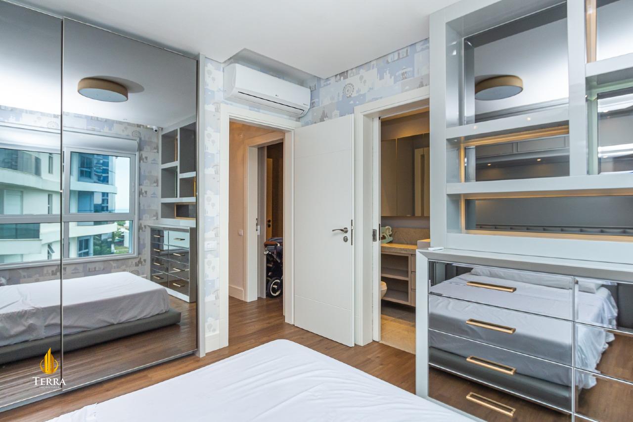 Apartamento com 3 quartos, Praia Brava: 