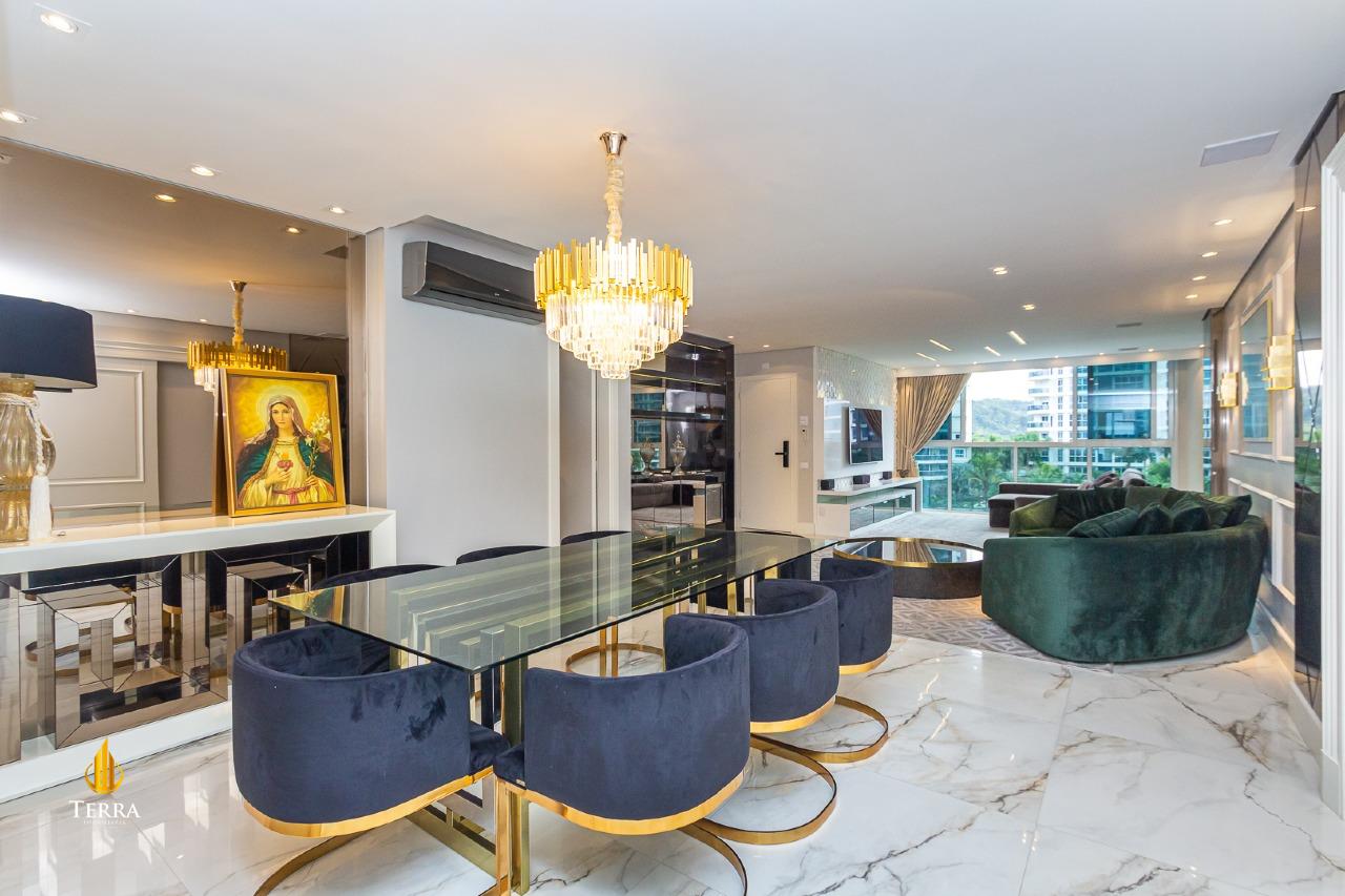 Apartamento com 3 quartos, Praia Brava: 
