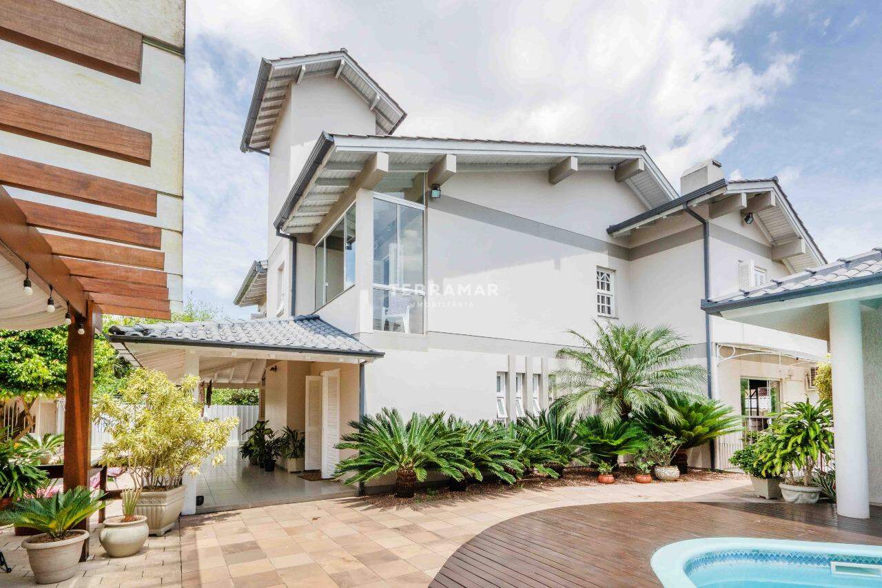 Casa à venda - Ideal, Novo Hamburgo 353,45m² | 4 quartos, 5 vagas