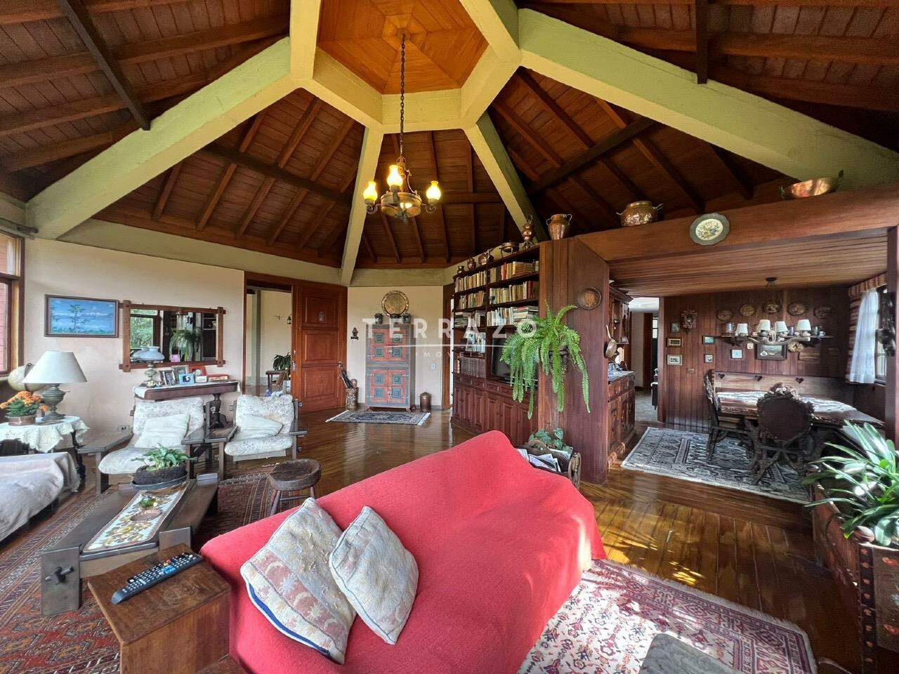 Casa à venda no Iucas: 