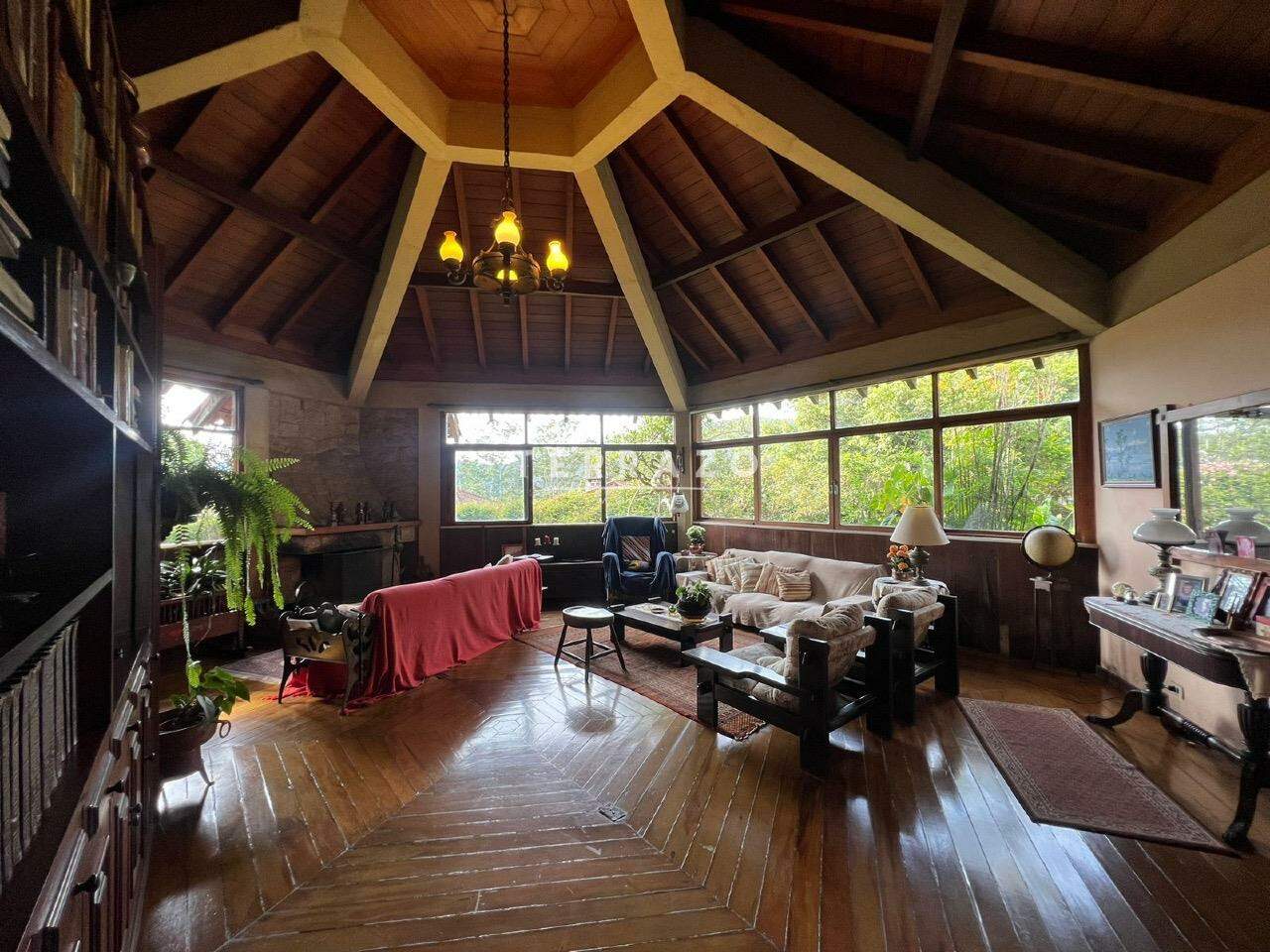 Casa à venda no Iucas: 