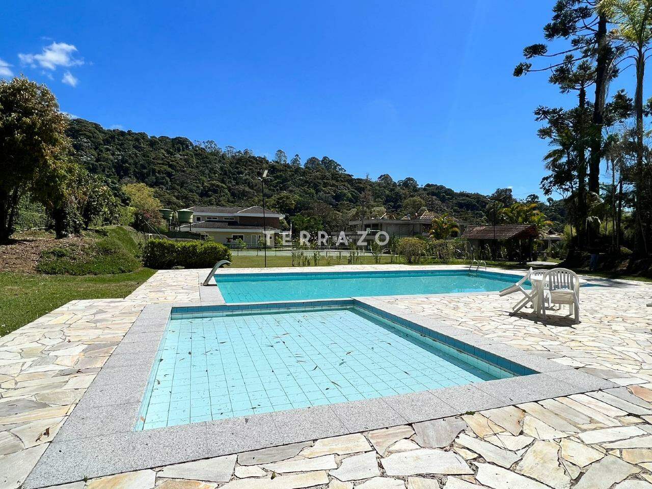 Terreno à venda no Quebra Frascos: 