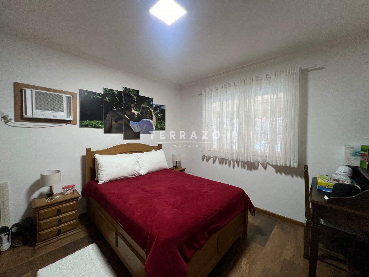 Casa em Condomínio à venda no Granja Guarani: 