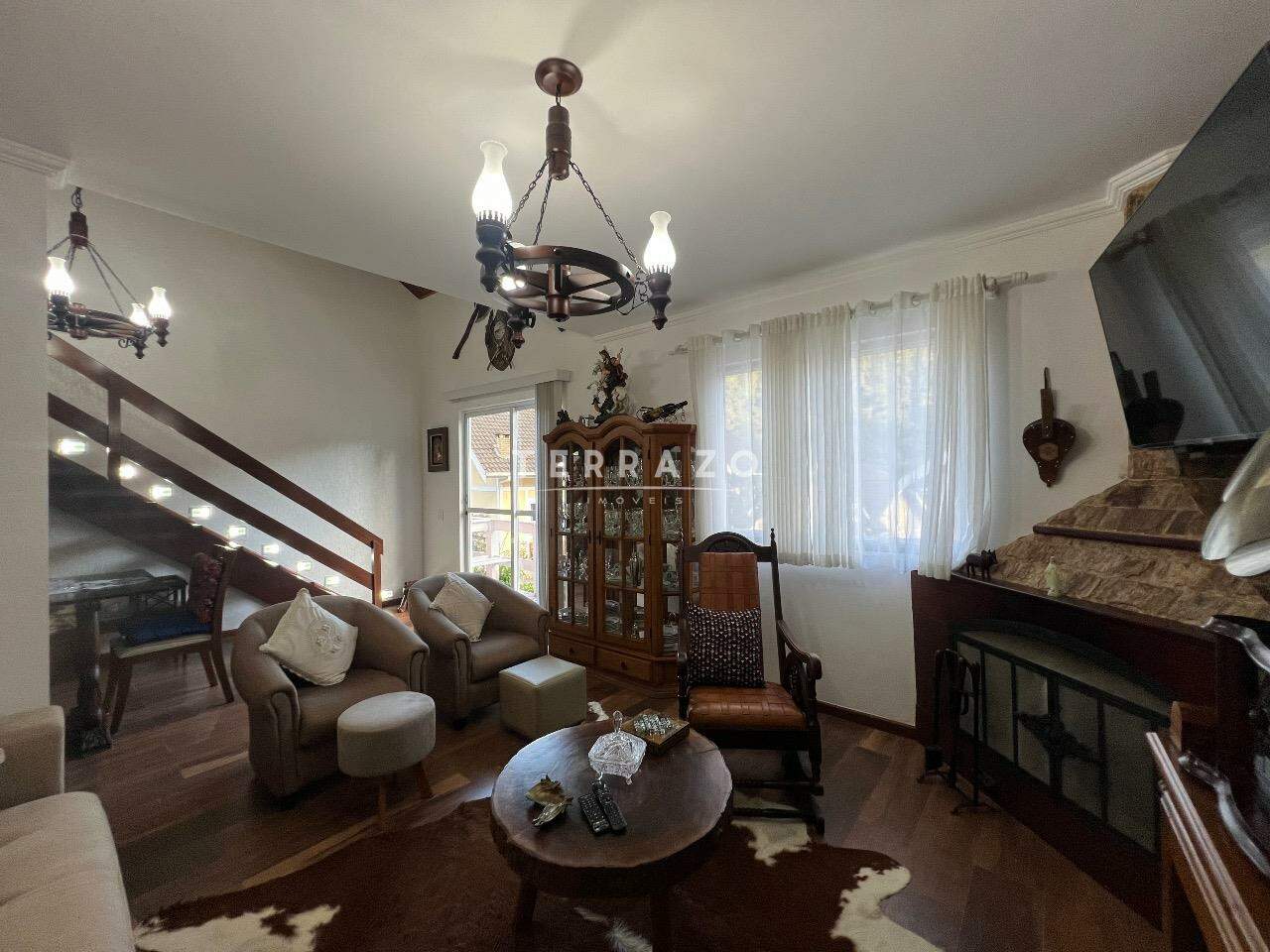 Casa em Condomínio à venda no Granja Guarani: 