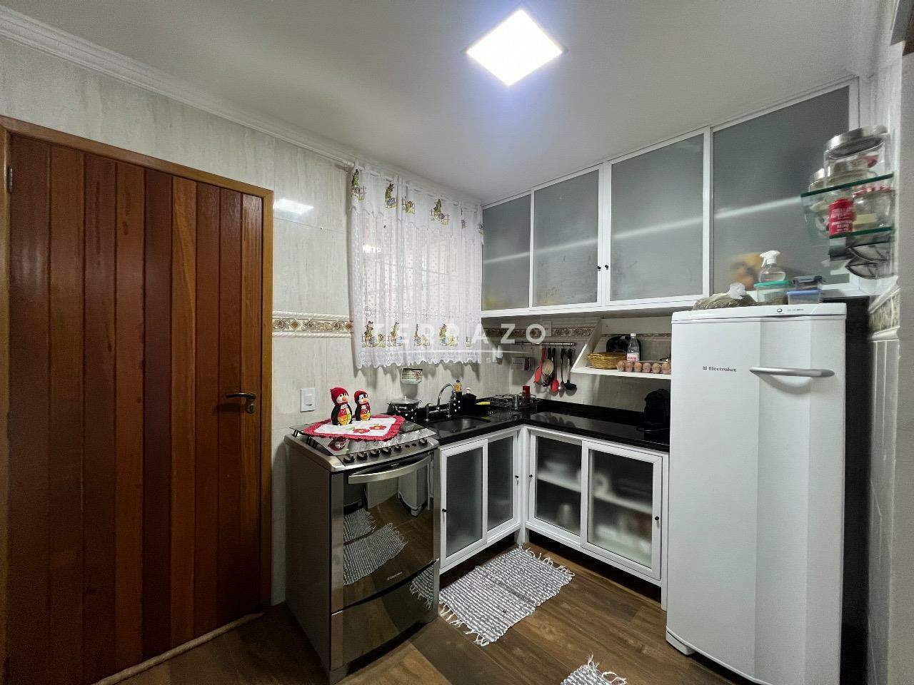 Casa em Condomínio à venda no Granja Guarani: 