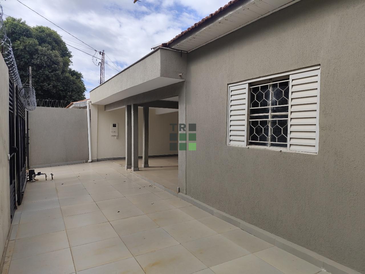 Casa 3 quartos 1 suíte para aluguel no Centro, em Três Lagoas: 