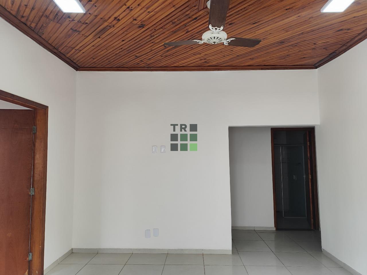 Casa 3 quartos 1 suíte para aluguel no Centro, em Três Lagoas: 