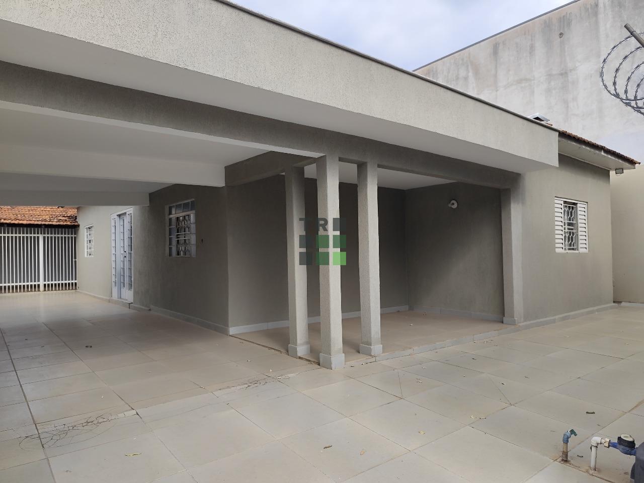 Casa 3 quartos 1 suíte para aluguel no Centro, em Três Lagoas: 