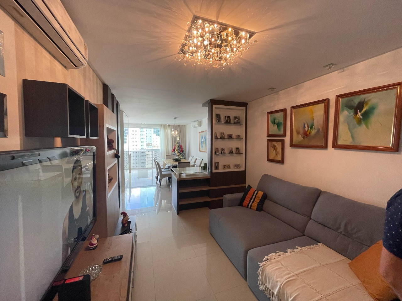 Apartamento com 119m², 3 dormitórios, 1 suíte, 4 vagas no bairro Pioneiros em Balneário Camboriú