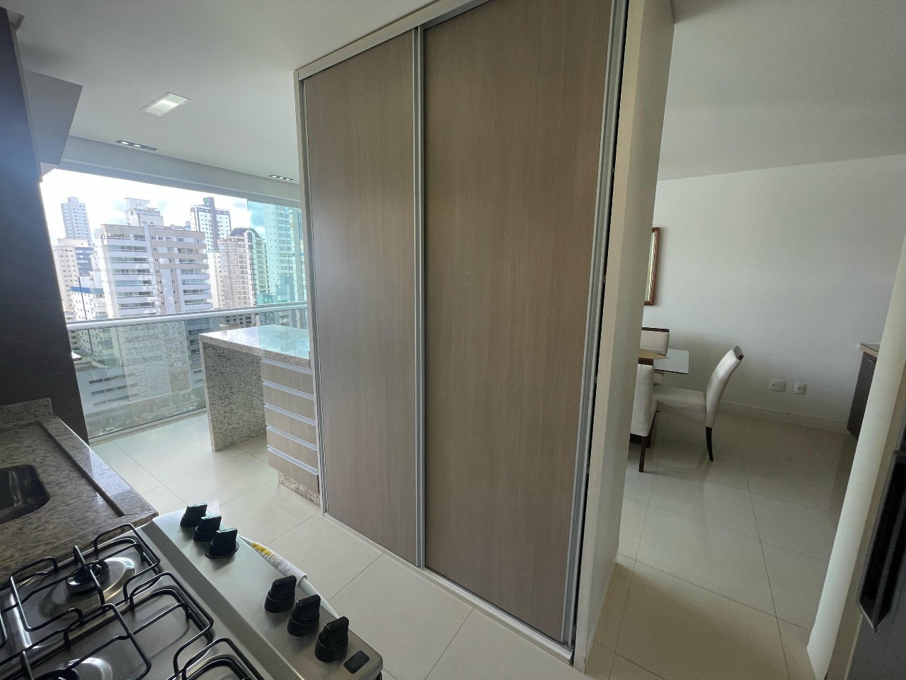 Apartamento com 119m², 3 dormitórios, 1 suíte, 4 vagas no bairro Pioneiros em Balneário Camboriú