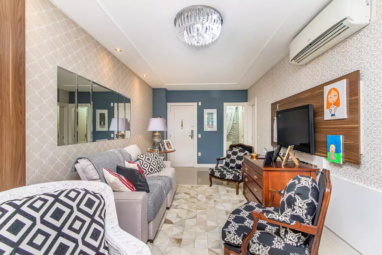 Apartamento com 119m², 3 dormitórios, 1 suíte, 2 vagas no bairro Pioneiros em Balneário Camboriú