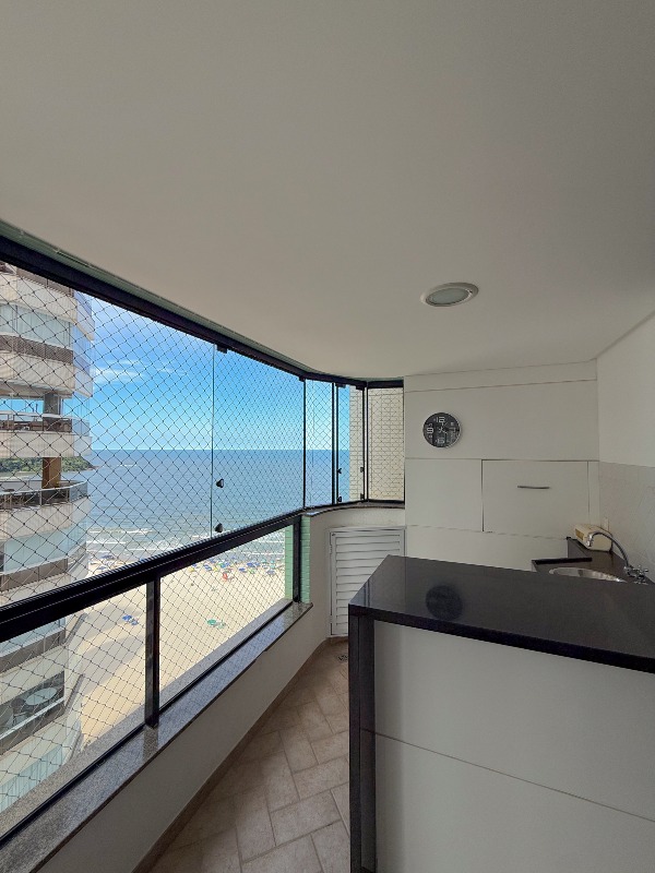 Apartamento com 140m², 2 dormitórios, 1 suíte, 2 vagas no bairro Centro em Balneário Camboriú