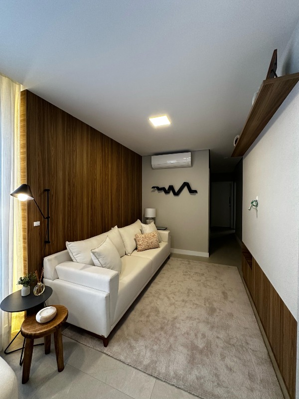 Apartamento com 93m², 2 dormitórios, 2 suítes, 2 vagas, Granada em Balneário Camboriú