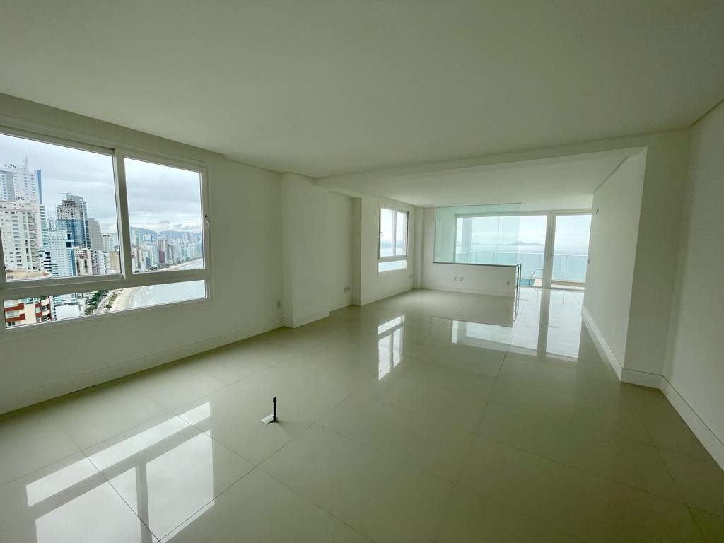 Cobertura com 410m², 7 dormitórios, 7 suítes, 4 vagas, Grand Palazzo em Balneário Camboriú