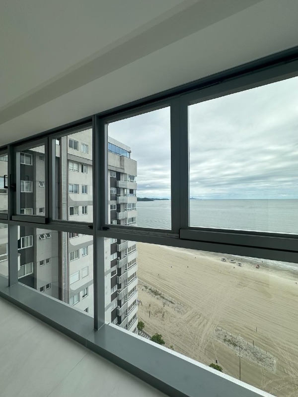 Apartamento com 248m², 4 dormitórios, 4 suítes, 4 vagas no bairro Centro em Balneário Camboriú