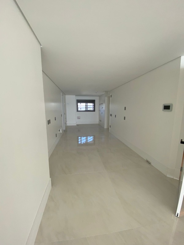 Apartamento com 230m², 4 dormitórios, 4 suítes, 3 vagas no bairro Centro em Balneário Camboriú