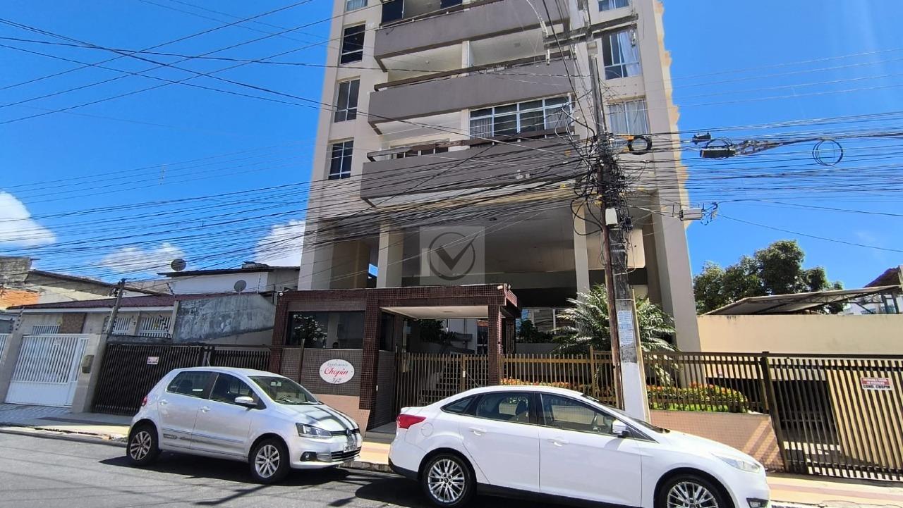 Apartamento 2 quartos, 1 suíte no Centro.